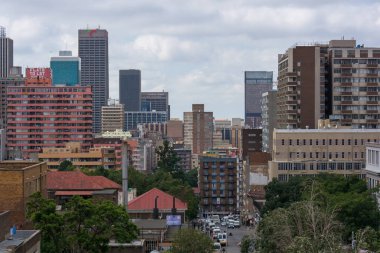 Binalar, şehir içi Johannesburg'ın HILLBROW bölgesinde görünümünü Johannesburg, Güney Afrika - 05 Ocak 2017: