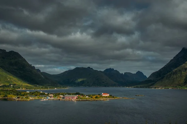 Pohled Sildpollnes Kostela Hory Ostrovy Lofoty Norsko — Stock fotografie