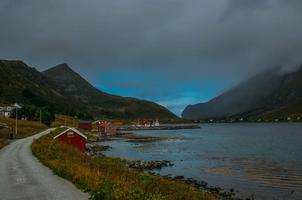 Bela Vista Para Assentamento Montanhas Nas Ilhas Lofoten Noruega — Fotografia de Stock