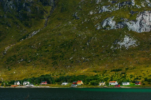 Gyönyörű Kilátás Település Hegyek Szigetek Lofoten Norvégia — Stock Fotó