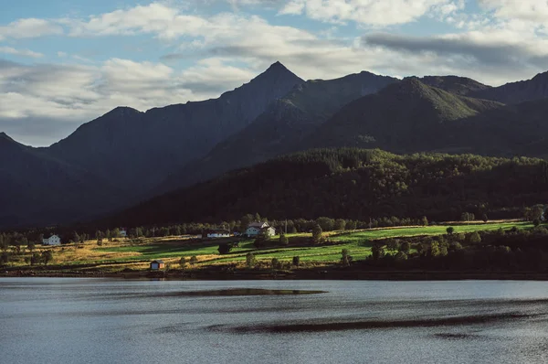 Maisons Montagnes Près Holmstad Îles Lofoten Norvège — Photo