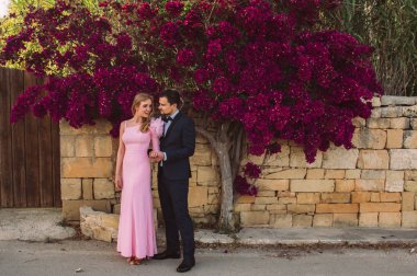 Erkek ve kadın kırsal kesimde, Malta yürüyüş