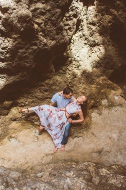 İnsan ve doğa, Malta yarık yürüyen kadın