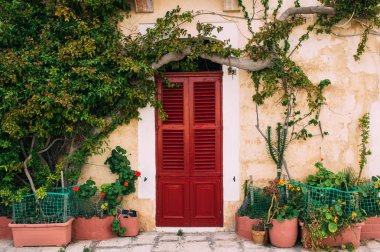 Malta eski kırmızı kapı, Malta