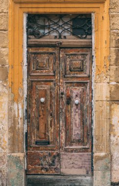 Malta eski kahverengi kapı, Malta