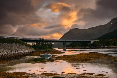 Straumneset, Lofoten Adaları, Norveç yakın köprü
