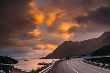 Straumneset, Lofoten Adaları, Norveç yakın köprü