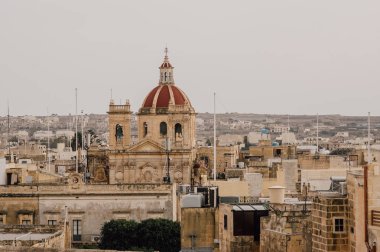 St George's Basilica için görünümden Cittadella Victoria, Malta