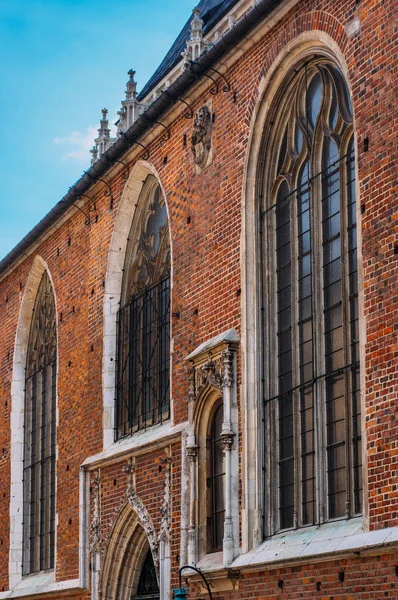 Mariacki Kilisesi, ünlü Tapınağı içinde Krakow, Pazar Meydanı, Polonya