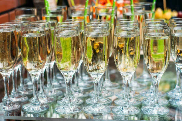 Champagne Glazen Bruiloft Decoratie — Stockfoto