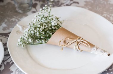 Gypsophilas sanat kağıt beyaz tabak, kompozisyon düğün tablo için buket