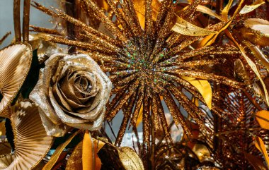 Gül, Noel ağacı süslemeleri, her bir renk, sarı ve g