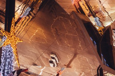 Barcelona, İspanya - 2017.12.14: Yansıma Encants Vells bit pazarı, çatıda