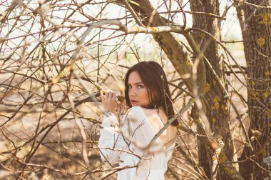 güzel esmer kız portresi 