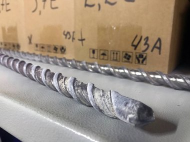 Matkap ucu metal endüstriyel alet. İnşaat endüstrisi mühendisliği güç deliği ekipmanları keskin nesne