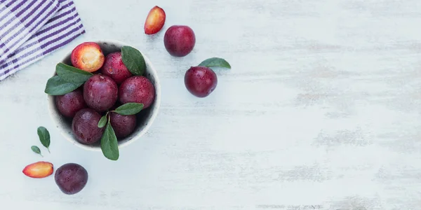 Fresh Plums Leaves Bowl White Rustic Wooden Table Background Autumn — Stock Photo, Image