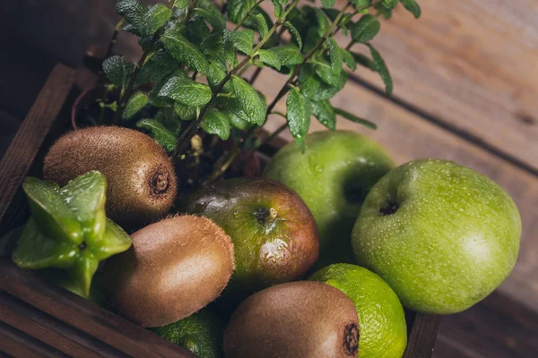 Fondo Alimentario Saludable Concepto Comida Saludable Frutas Verdes Frescas Caja — Foto de Stock
