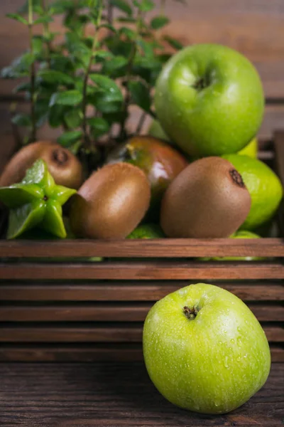 Fondo Alimentario Saludable Concepto Comida Saludable Frutas Verdes Frescas Caja — Foto de Stock