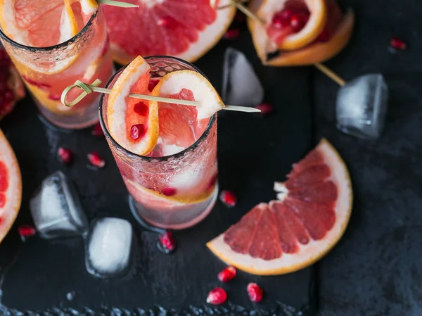 Grapefruit Pomegranate Cocktail Mocktail Refreshing Summer Drink Crushed Ice Sparkling — Stock Photo, Image