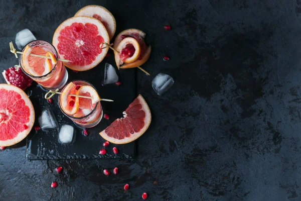 Grapefruit Pomegranate Cocktail Mocktail Refreshing Summer Drink Crushed Ice Sparkling — Stock Photo, Image