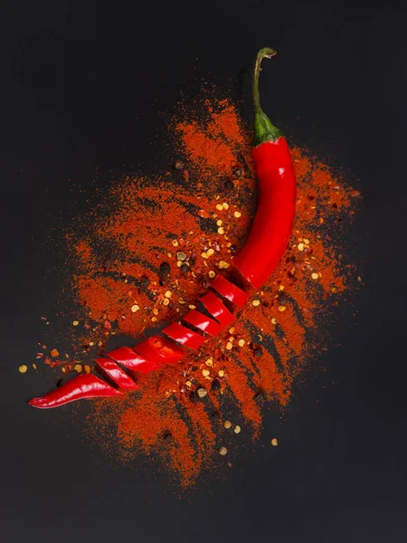 Raw fresh organic, red pepper flakes and dried ground chili pepp — Stock Photo, Image