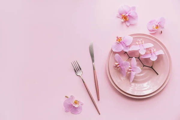 Λουλούδι Και Τοποθετήστε Τις Ρυθμίσεις Επίπεδη Θέσει Σύνθεση Ανοιχτό Ροζ — Φωτογραφία Αρχείου