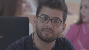 Spacy sınıf sınıflarda sırasında çalışma Üniversitesinin arkadaşlar.