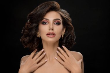 Şık ve modaya uygun modeli ile mükemmel manikür.