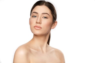 CODEL perfe t cilt ve poz çıplak omuzları ile.