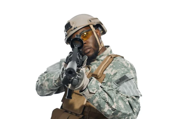 Professionele Amerikaanse soldaat mikken met wapens machine. — Stockfoto