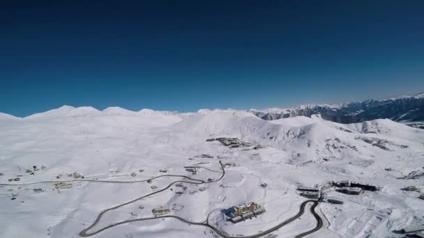 Vue depuis le paroplan de la station de ski. — Video