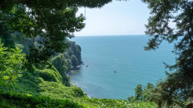 Karadeniz'de Manzara Yüksek Uçurumu Oluşturur