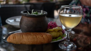 Şarap ile lezzetli Gürcü mutfağı