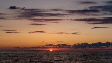 Akşam deniz günbatımı