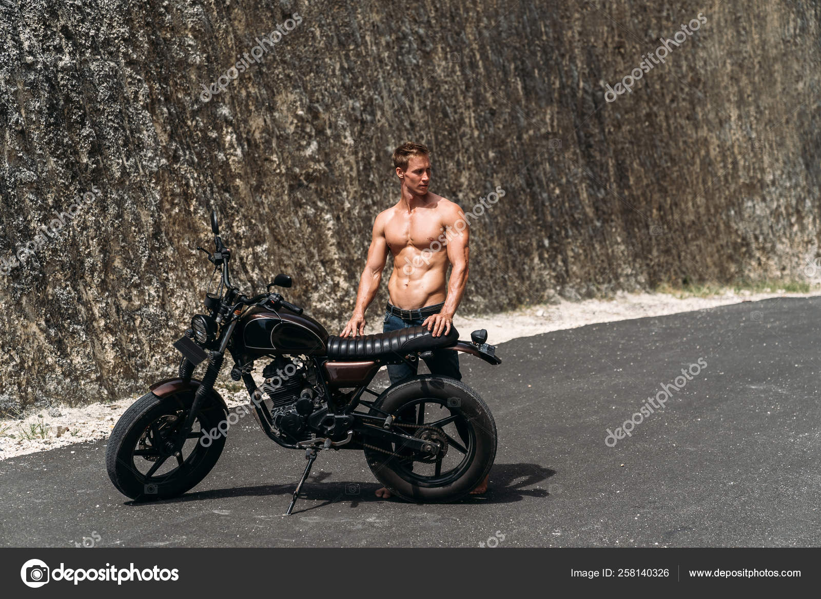 Desnudo Motor Bike Paul Greene