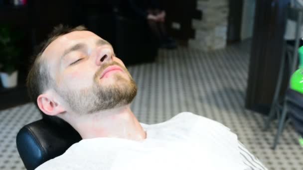 Broda Wyciąć Straight Razor Golenie Zbliżenie Golenia Brody Fryzjera Męskiego — Wideo stockowe