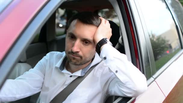 Motorista Carro Sendo Entediado Sentado Seu Veículo Esperando — Vídeo de Stock