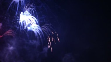 Gökyüzündeki karanlık video havai fişek