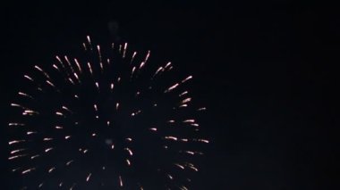 Gökyüzündeki karanlık video havai fişek