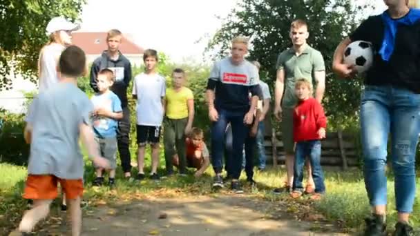 Pereslavl Zalessky Ρωσία Sentember 2018 Παιδιά Παίζουν Στο Σπίτι Των — Αρχείο Βίντεο