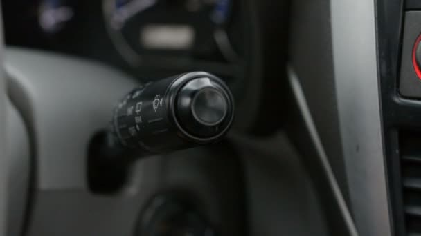 Wycieraczki szyby przedniej aktywacji w samochód nagrania — Wideo stockowe