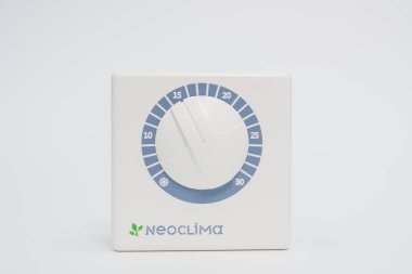 Güvenlik ve Yangın sensörleri ve alarm donanımları beyaz arka plan üzerinde. sinyal için bileşenleri. Güvenlik ve Yangın sensörleri ve alarm donanımları beyaz arka plan üzerinde. sinyal için bileşenler.