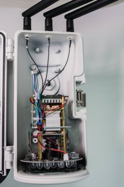 Beyaz arka plan üzerinde video gözetim sistemleri için kamera