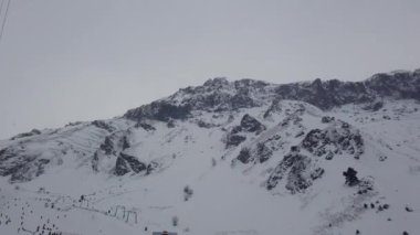 Bakan dağlara kar