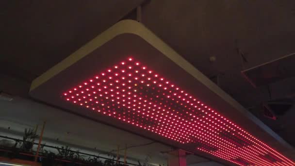 Helle LED smd Videowand mit hohen gesättigten Mustern — Stockvideo