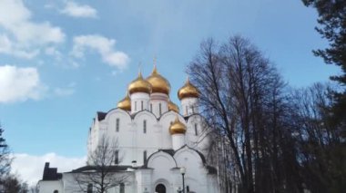 Görünümünü Uspenskiy Kafedralnyy Sobor, Yaroslavl, Rusya Federasyonu.