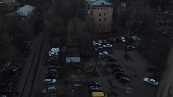 モスクワの地区の一つ春の夜の夕日 — ストック動画