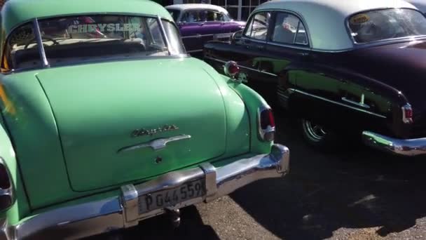 Havana Cuba Aprile 2019 Vetture Classiche Americane Epoca Parcheggiate — Video Stock