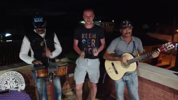 Trinidad Cuba April 2019 Cuban Musicians Perform Restaurant Cafe — Stock Video