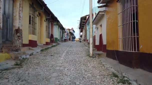 Rua cubana, Trinidad, Cuba. Ruas históricas de Trinidad — Vídeo de Stock